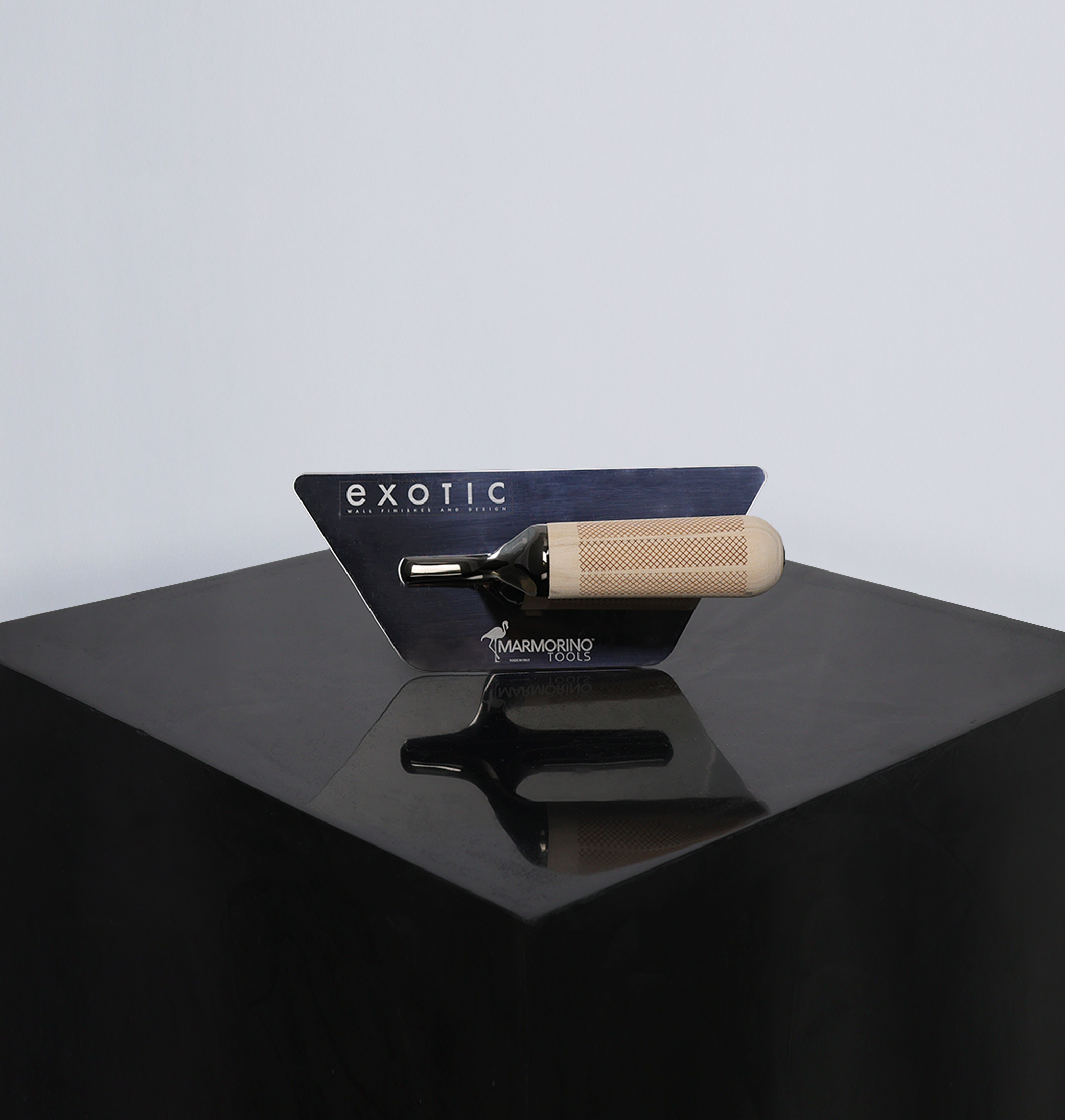Exotic X Trowel Trapezoid Dual - Trapezoid Shaped Trowel With Laser Engraved Wood Pattern 0.6mm