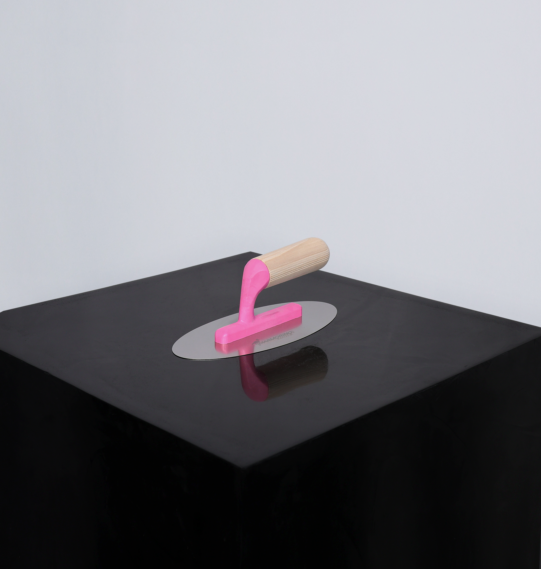 Stilight Ovale Trowel - Flexible Oval Shaped Trowel For Rounded Surfaces 0.3mm