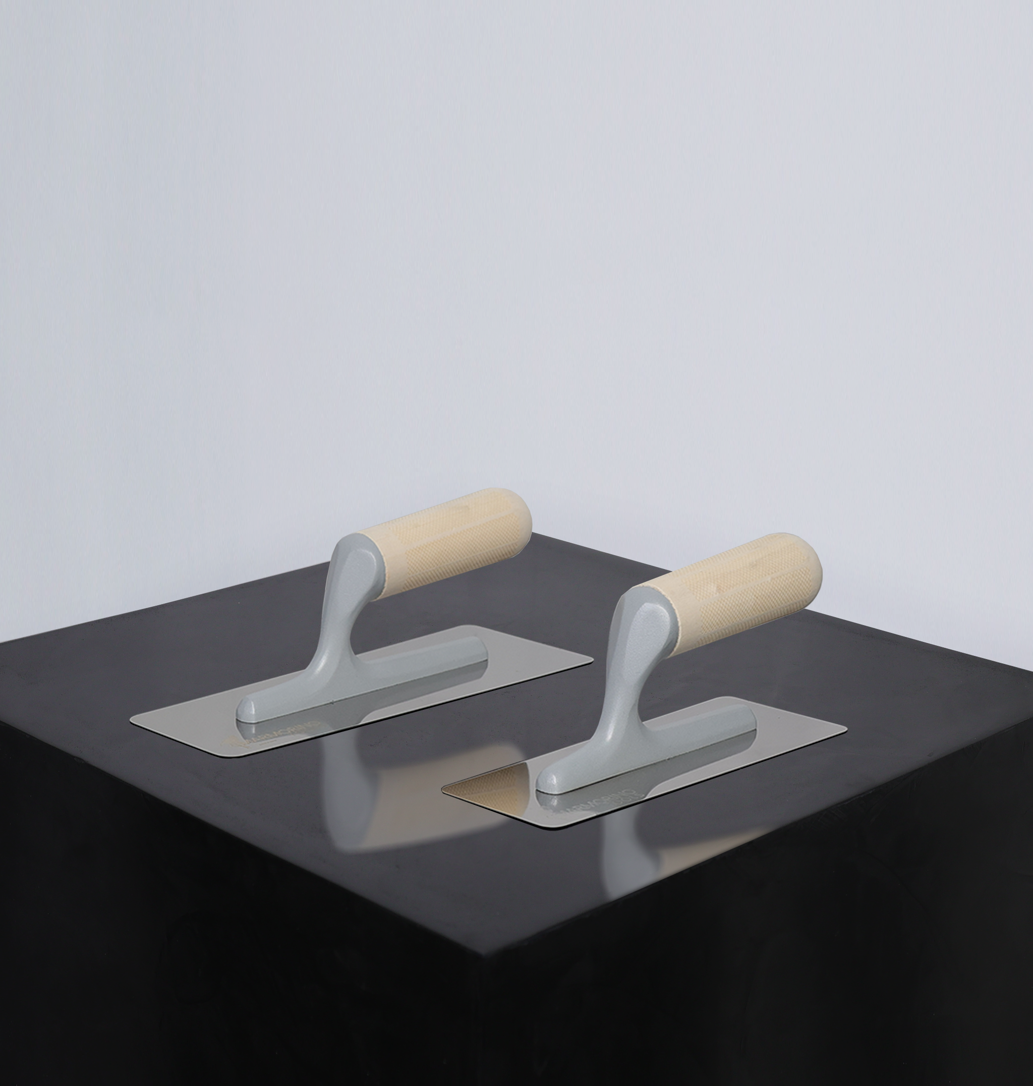 X Trowel - Stainless Steel Venetian Plastering Trowel With Wooden Handle